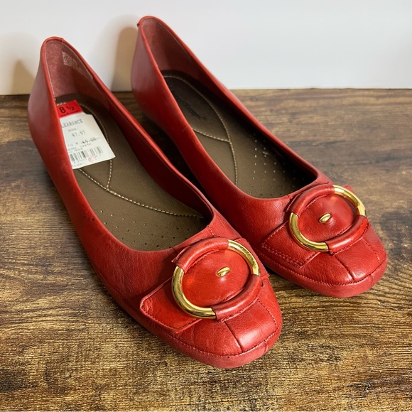 BareTraps Mischa red leather ballet flats slip‎ on gold ring toe top women's 8.5 - Picture 1 of 13